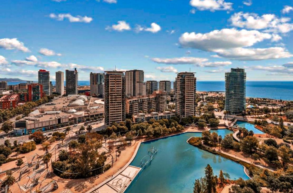 Appartement Bright & Fully Equipped 2br Apartment, 3 Min From Beach, Surrounded By Parks Barcelona
