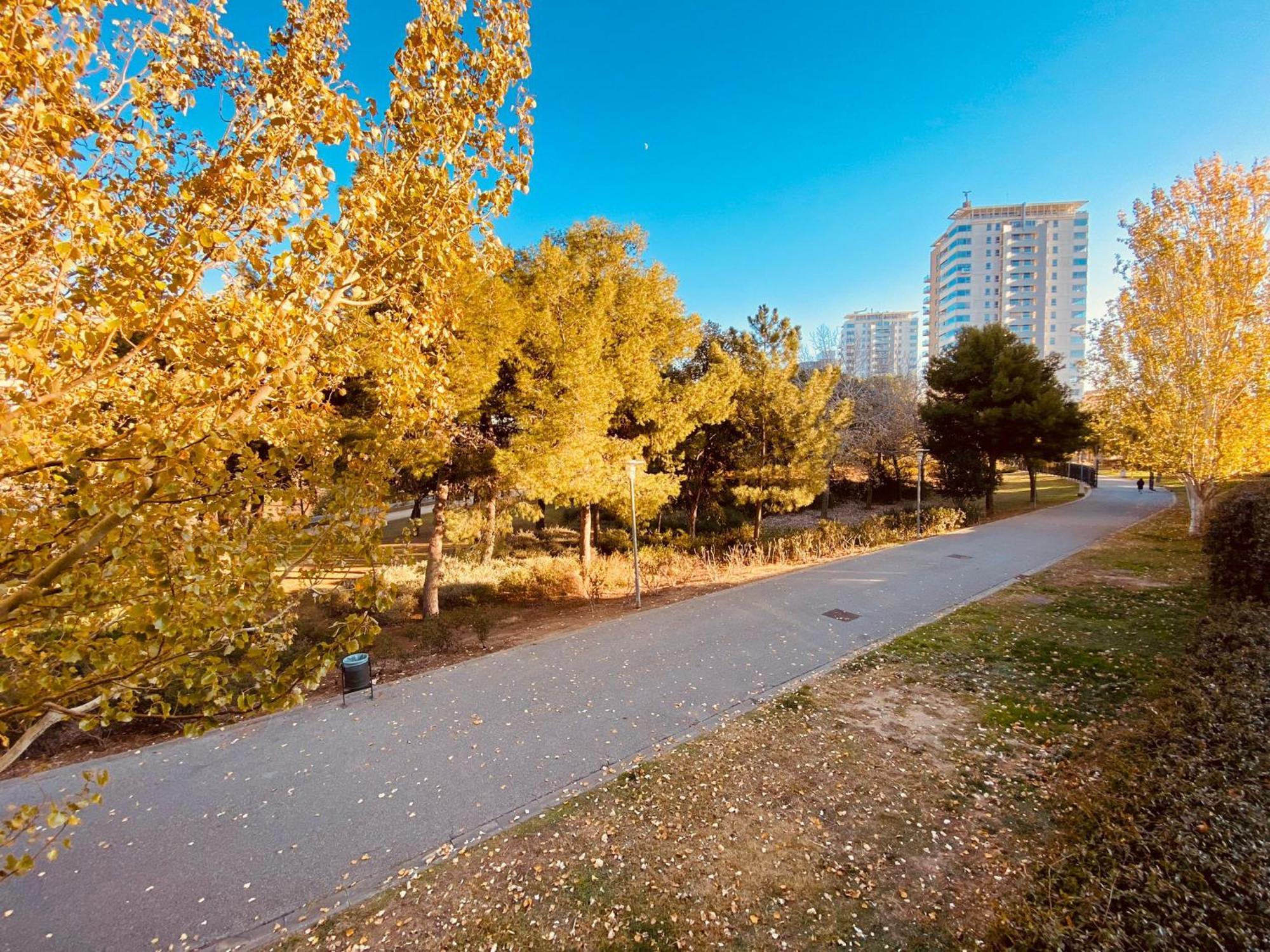 Bright & Fully Equipped 2br Apartment, 3 Min From Beach, Surrounded By Parks