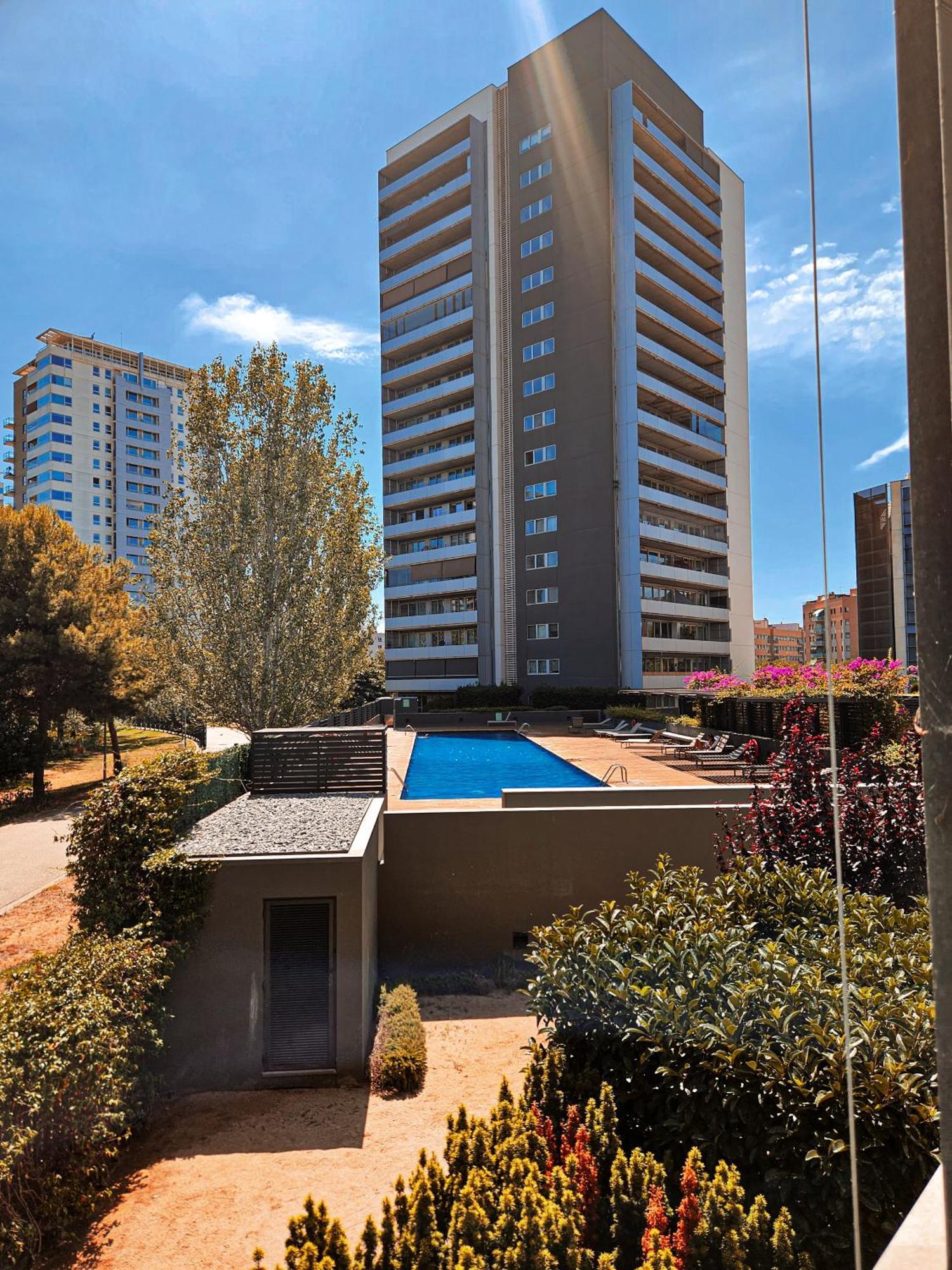Bright & Fully Equipped 2br Apartment, 3 Min From Beach, Surrounded By Parks Barcelona